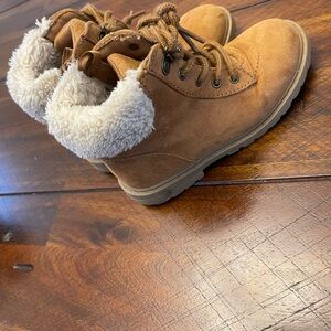 Tan Faux Fur Lined Boots